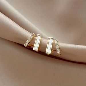 Minimalistic Elegant Gold 14k Earrings